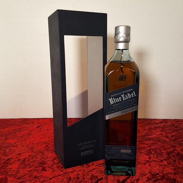 Lot 84 - JOHNNIE WALKER BLUE LABEL PORSCHE DESIGN