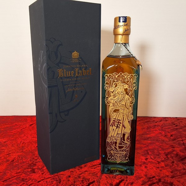 Lot 57 - JOHNNIE WALKER BLUE LABEL CHINESE MYTHOLOGY BOTTLE