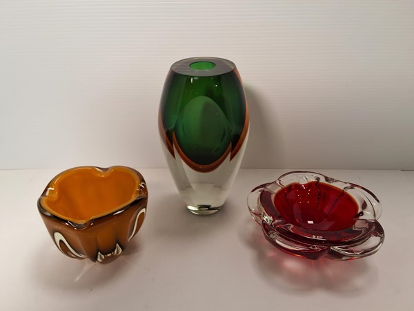Lot 1313 - ART GLASS