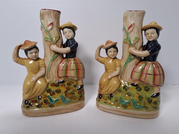 Lot 1234 - VASES