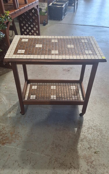 Lot 297 - PLANTER TABLE