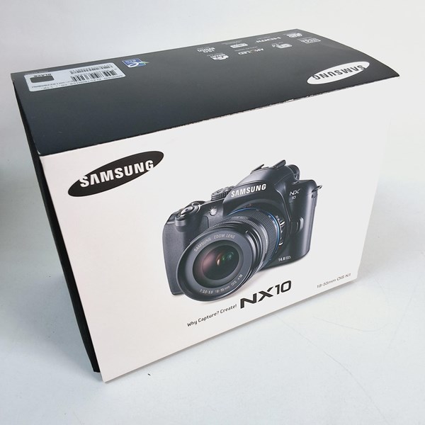 Lot 1279 - SAMSUNG NX10 CAMERA