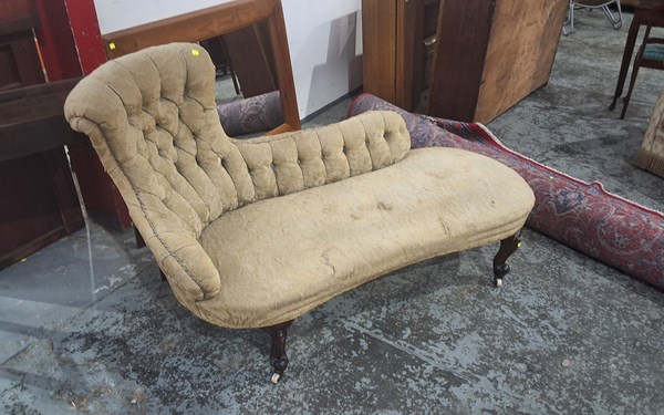 Lot 122 - CHAISE