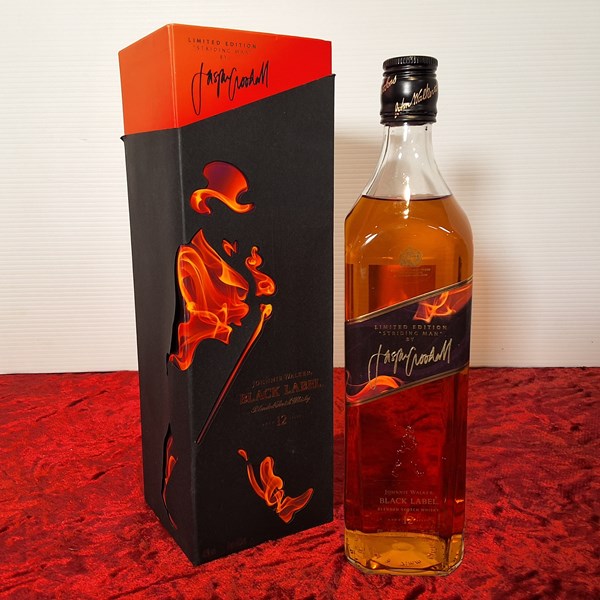 Lot 69 - JOHNNIE WALKER BLACK LABEL 12yo WHISKY