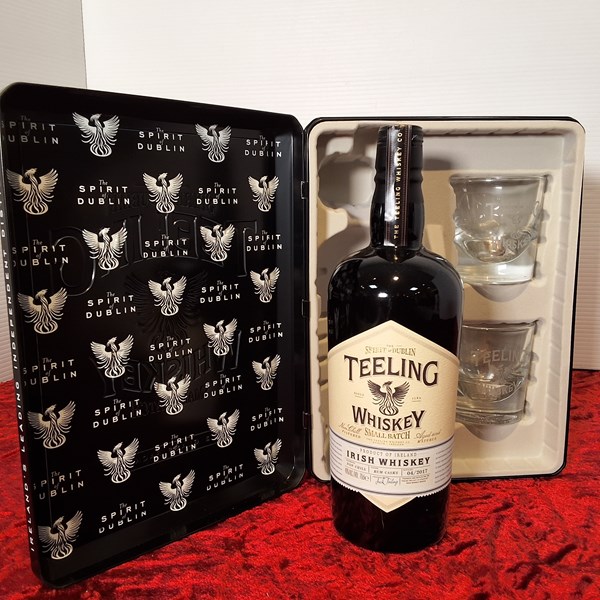 Lot 68 - TEELING IRISH WHISKY GIFT PACK