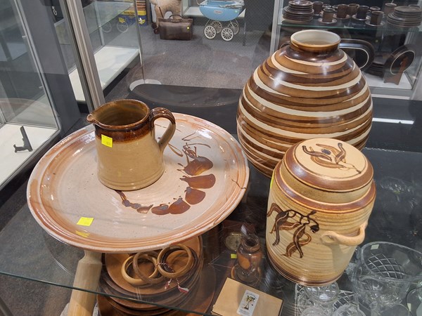 Lot 1296 - POTTERY COLLECTION