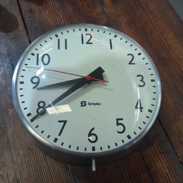 Lot 258 - WALL CLOCK