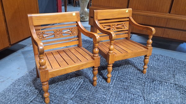 Lot 115 - CHILDRENS CHAIRS