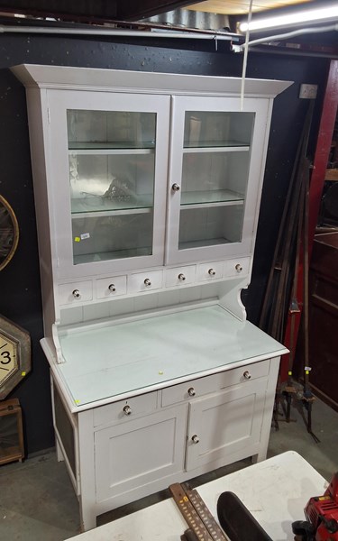 Lot 177 - DRESSER