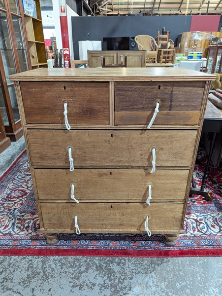 Lot 145 - CHEST OF DRAWERS