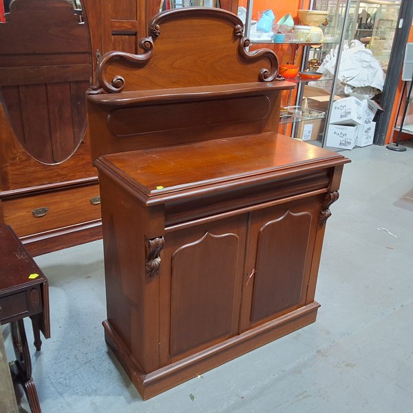 Lot 279 - CHIFFONIER