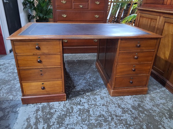 Lot 19 - TWIN PEDESTAL DESK