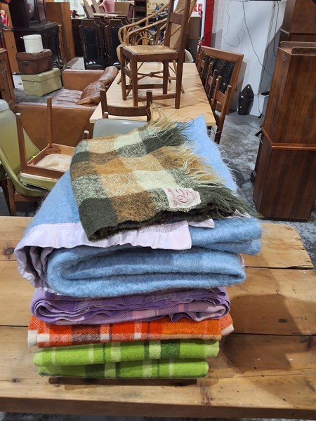 Lot 1091 - BLANKETS
