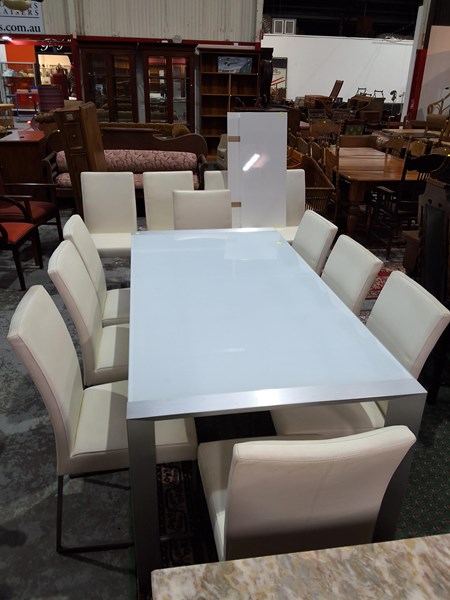 Lot 88 - DINING SUITE