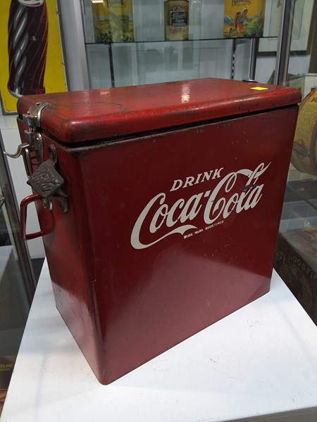 Lot 1059 - COCA COLA ESKY