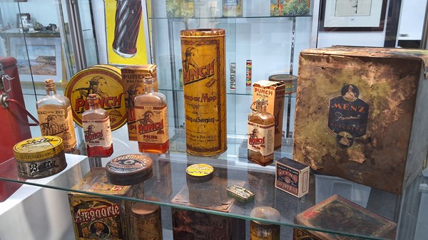 Lot 1056 - SHOP PACKAGING