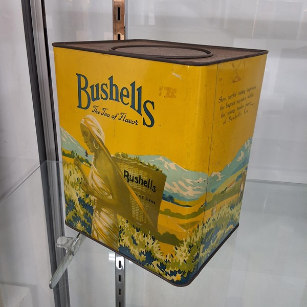 Lot 1082 - TEA TIN