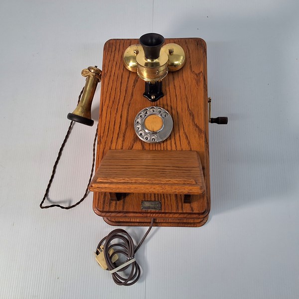 Lot 1290 - TELEPHONE