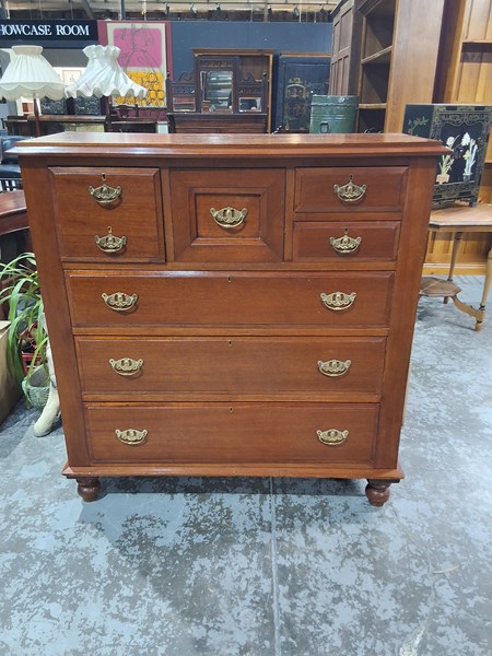 Lot 288 - CHEST OF DRAWERS