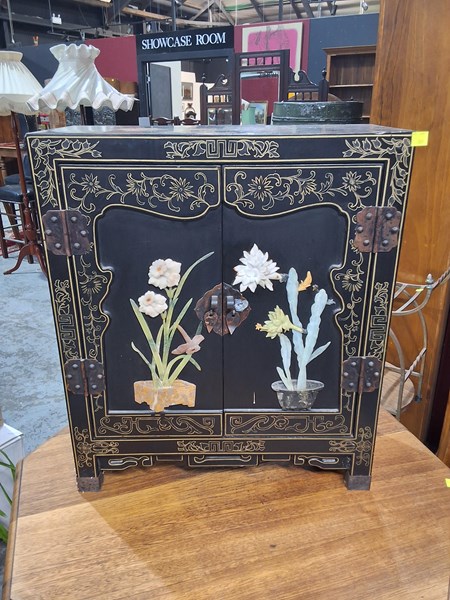 Lot 68 - CHINESE CABINET