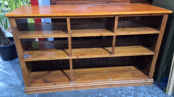 Lot 168 - TV CABINET