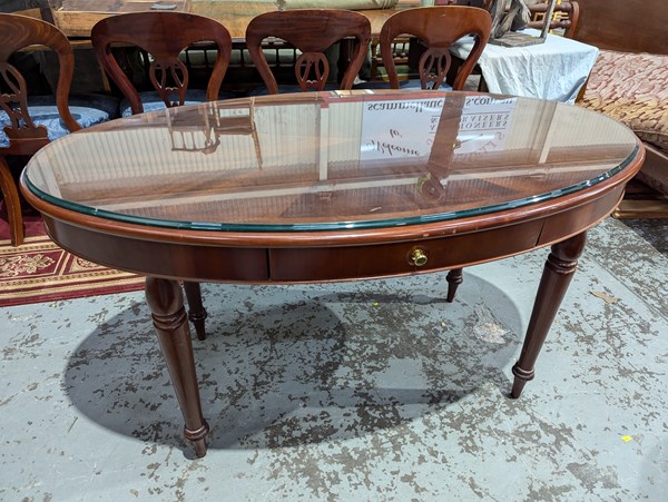 Lot 22 - ENTRANCE TABLE