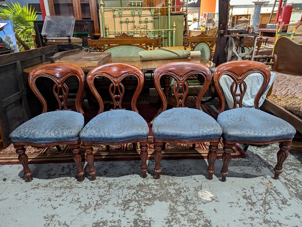 Lot 14 - DINING CHAIRS