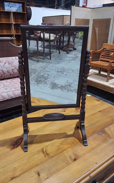 Lot 118 - VANITY MIRROR