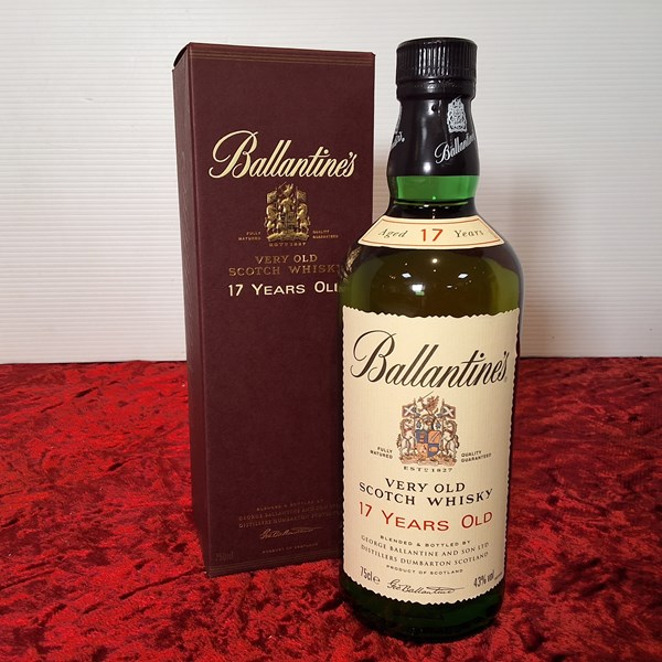 Lot 12 - BALLANTINE'S 17yo WHISKY