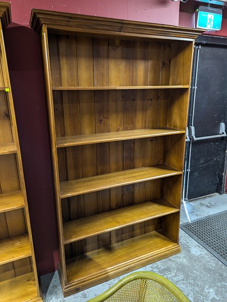 Lot 54 - BOOKSHELF