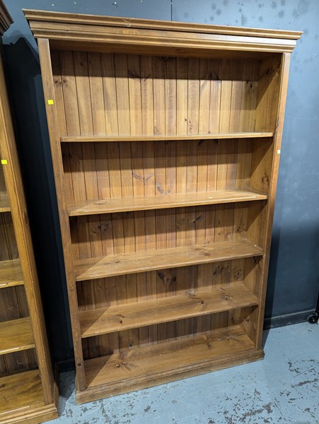 Lot 74 - BOOKSHELF