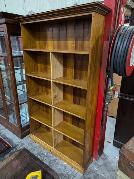 Lot 149 - BOOKSHELF