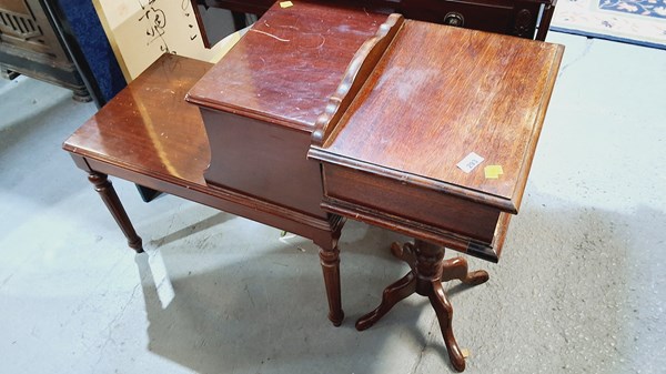 Lot 249 - FURNITURE LOT