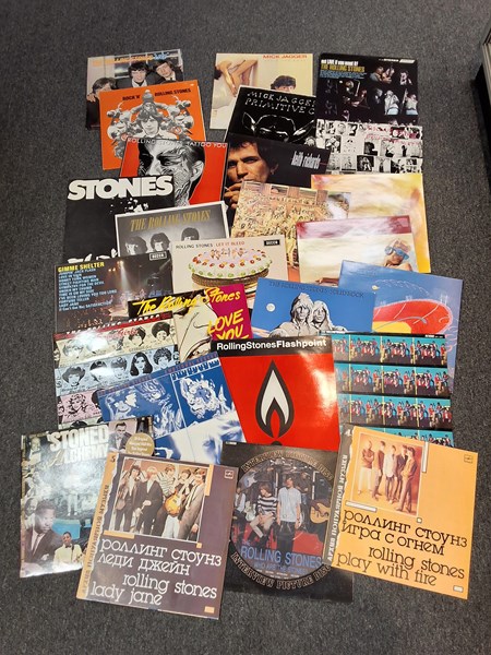 Lot 1255 - ROLLING STONES