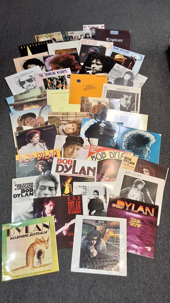 Lot 1256 - BOB DYLAN