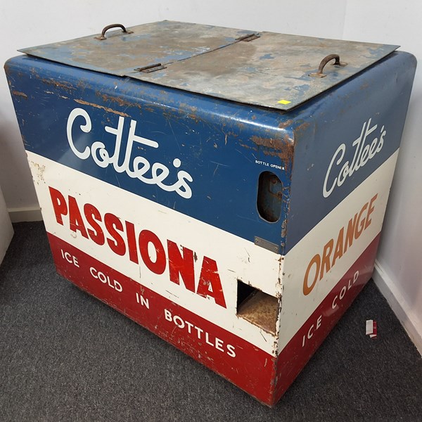 Lot 1053 - COTTEES ICE BOX
