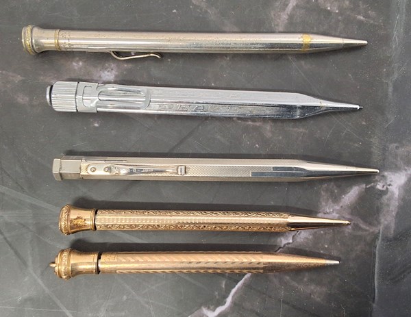 Lot 1047 - PROPELLING PENCIL47