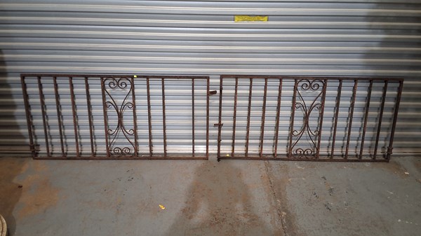 Lot 399 - RUSTIC GATES