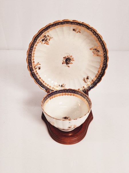Lot 1001 - TEA BOWL AND CUP