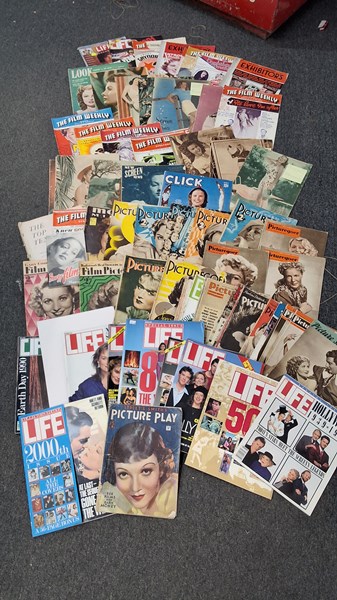 Lot 1069 - MOVIE AND LIFE MAGAZINES