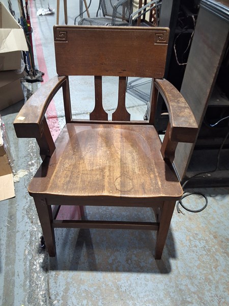 Lot 278 - ARM CHAIR