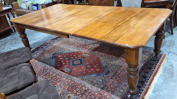 Lot 109 - DINING TABLE