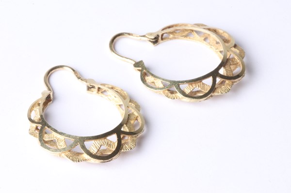 Lot 1007 - GOLD EARRINGS