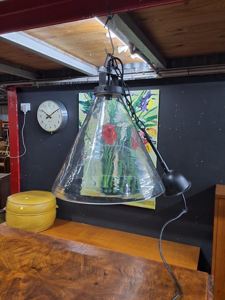 Lot 263 - LIGHT