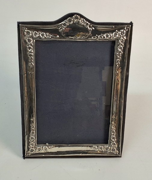 Lot 1025 - SILVER PHOTO FRAME