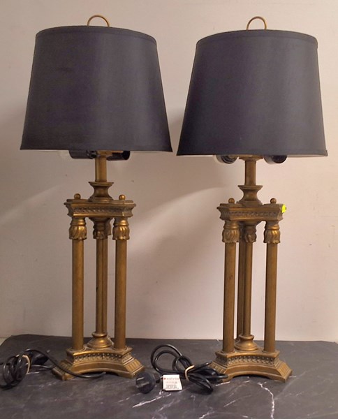 Lot 1046 - TABLE LAMPS