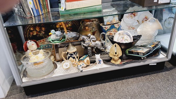 Lot 1166 - SUNDRY HOMEWARES