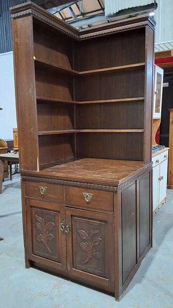 Lot 196 - CORNER CABINET