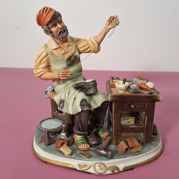 Lot 1157 - NAO FIGURE