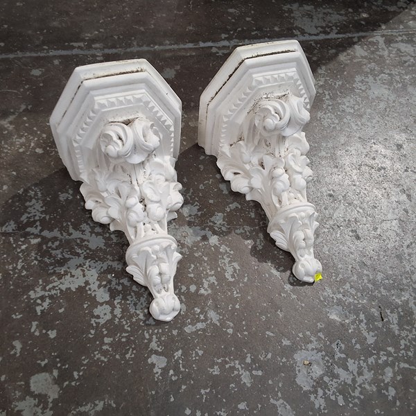 Lot 165 - ARCHITECTURAL CORBELS